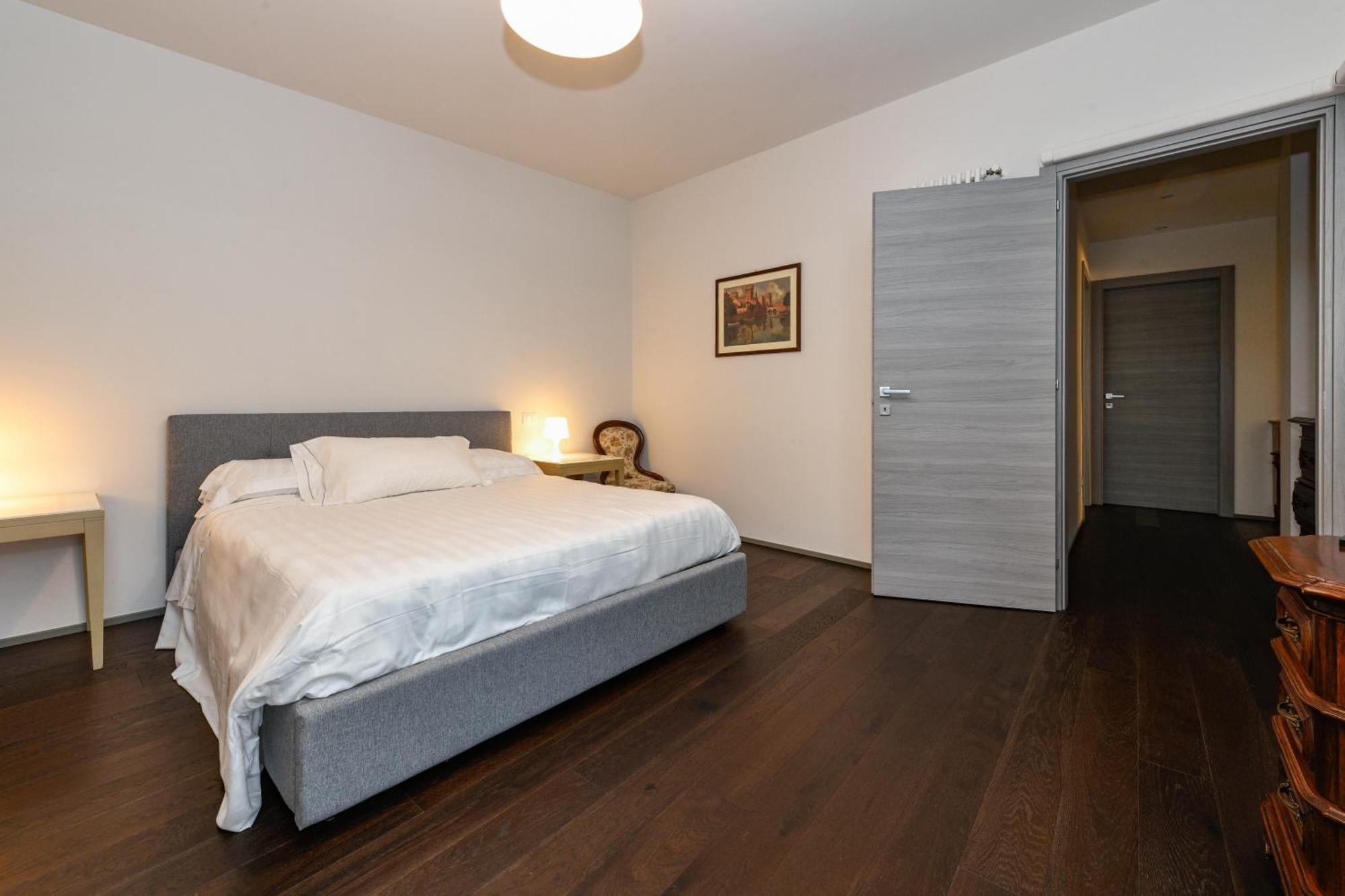 Hotel Tripoli เดเซนซาโนเดลการ์ดา ภายนอก รูปภาพ